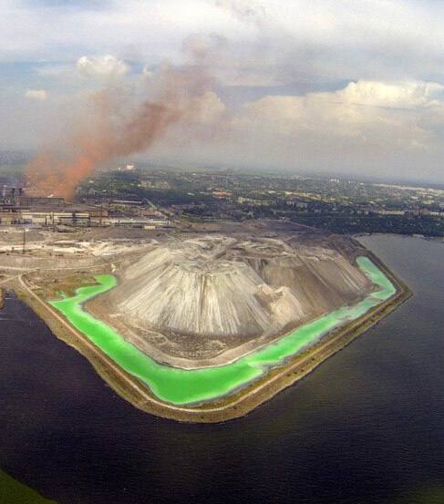 Russia’s Azovstal bombing threatens hydrogen sulfide leak into Sea of Azov