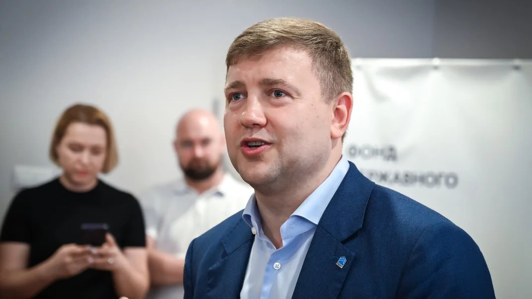 Ukrainian parliament dismisses property fund head, offers agrarian policy post.