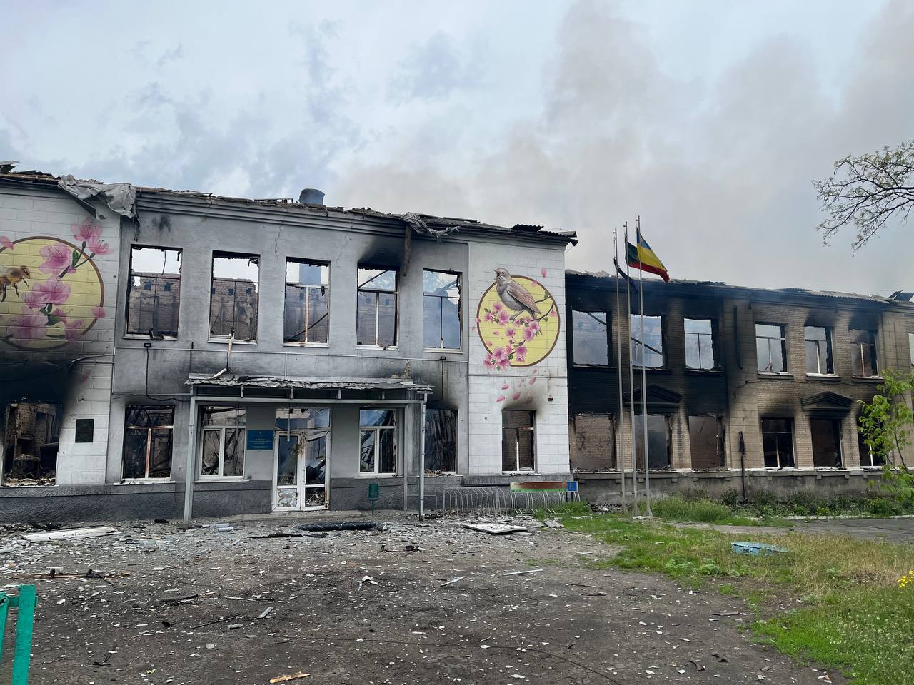 Russian troops attack Avdiivka school with banned phosphate munitions