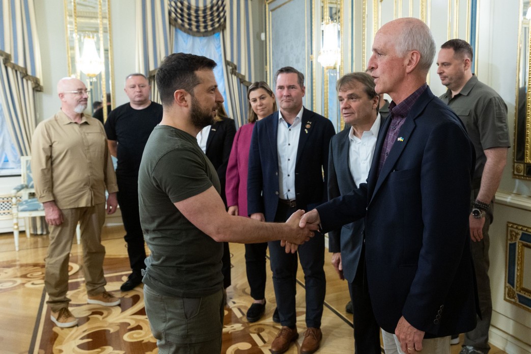 Zelensky meets US delegation in Kyiv