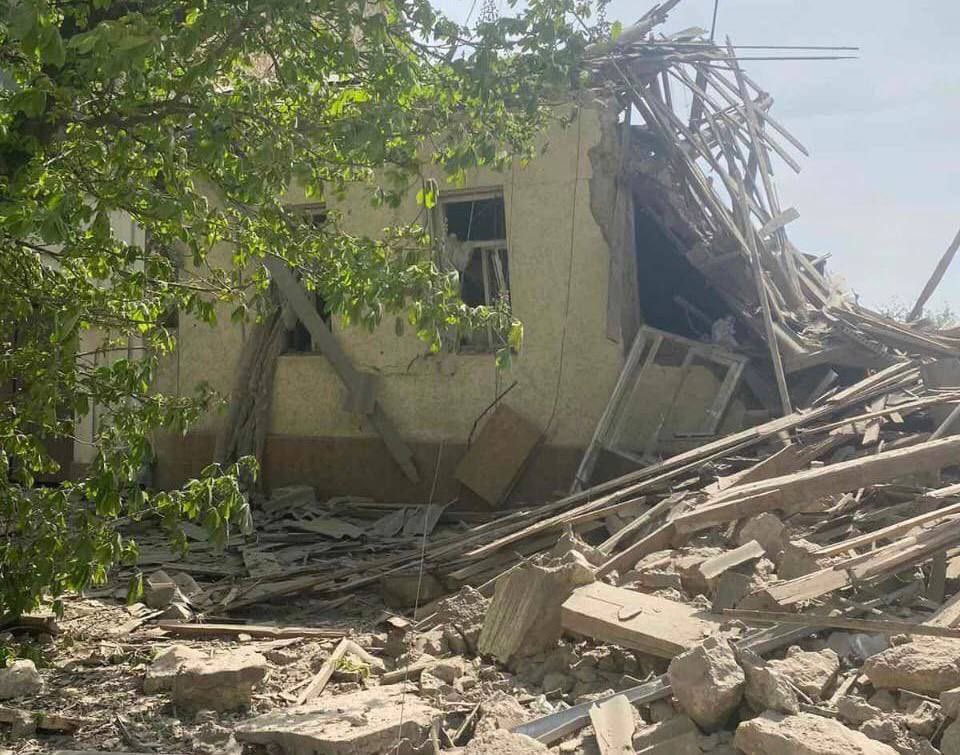 Russian airstrike on Beryslav injures 15 civilians, damages buildings