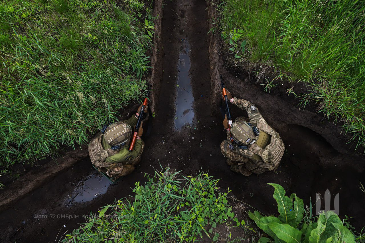 Teamwork in tight war zones