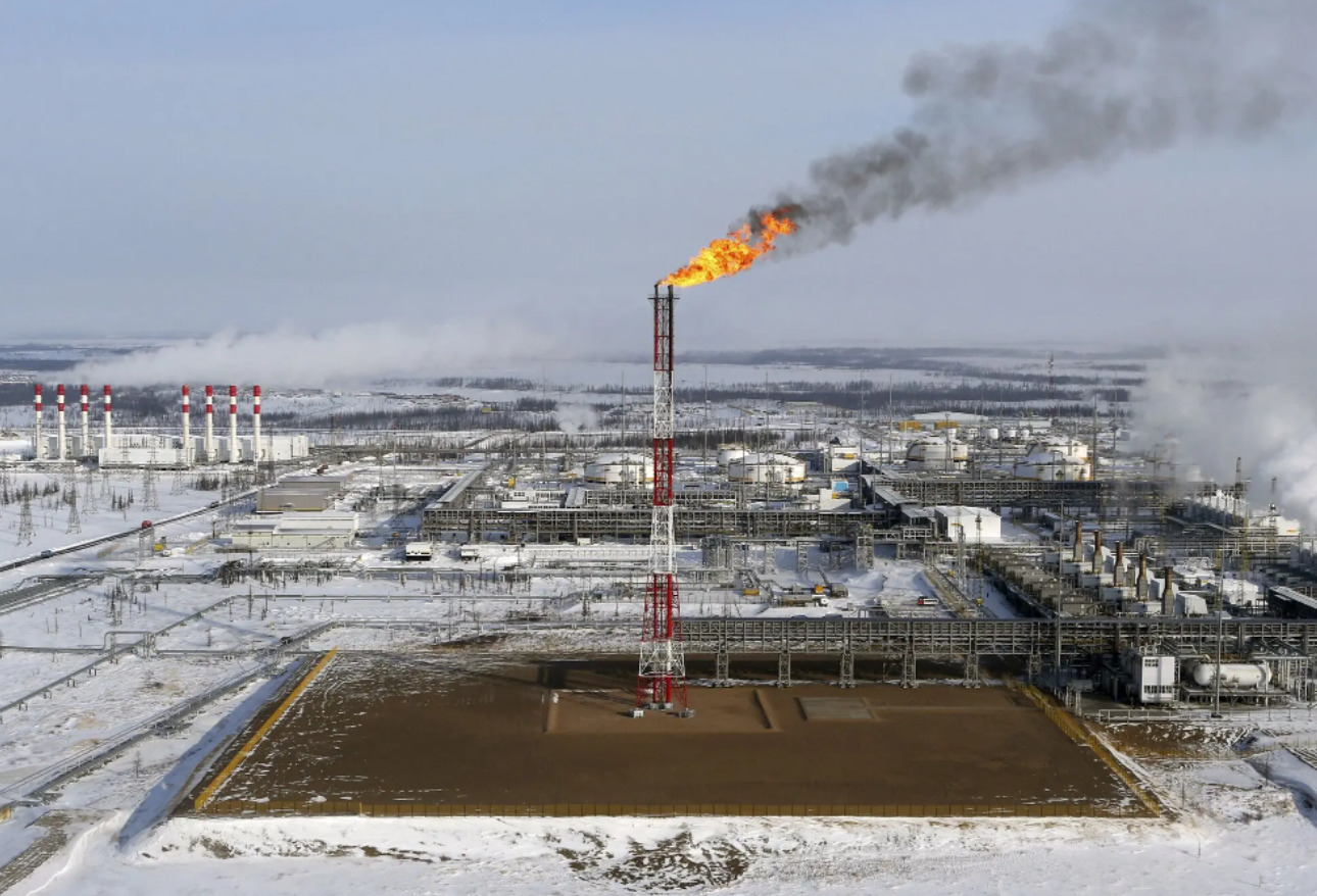 EU plans phased ban on Russian oil