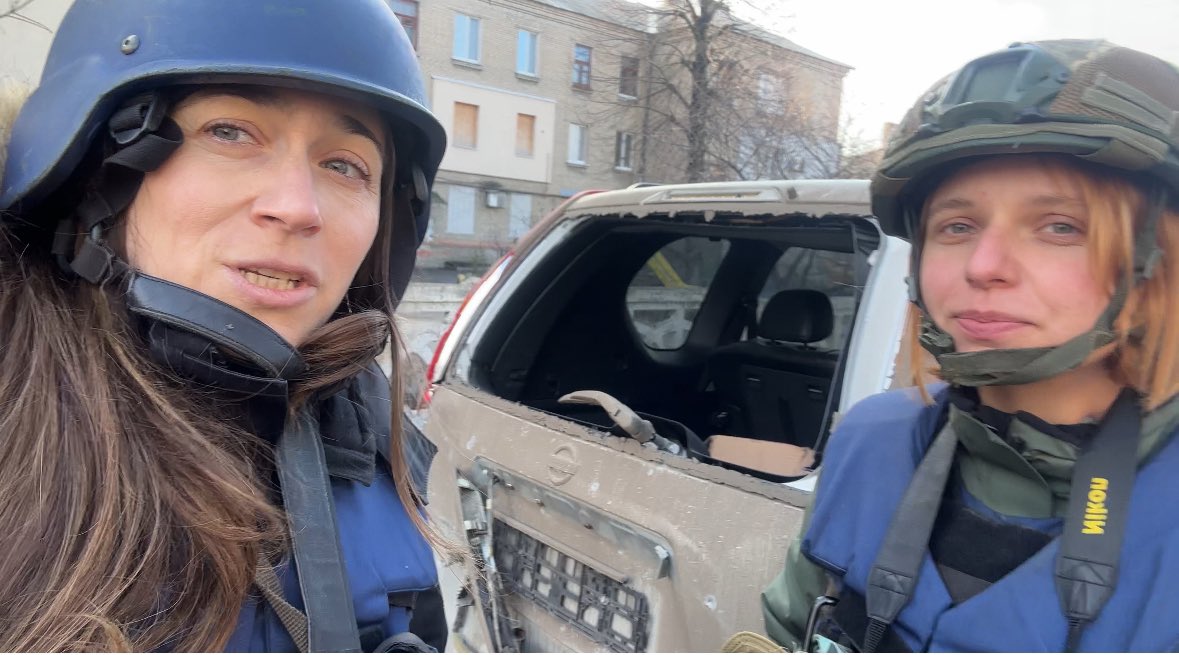 Brave journalists Inna and Zoriana narrowly escape Russian drone attack in Pokrovsk