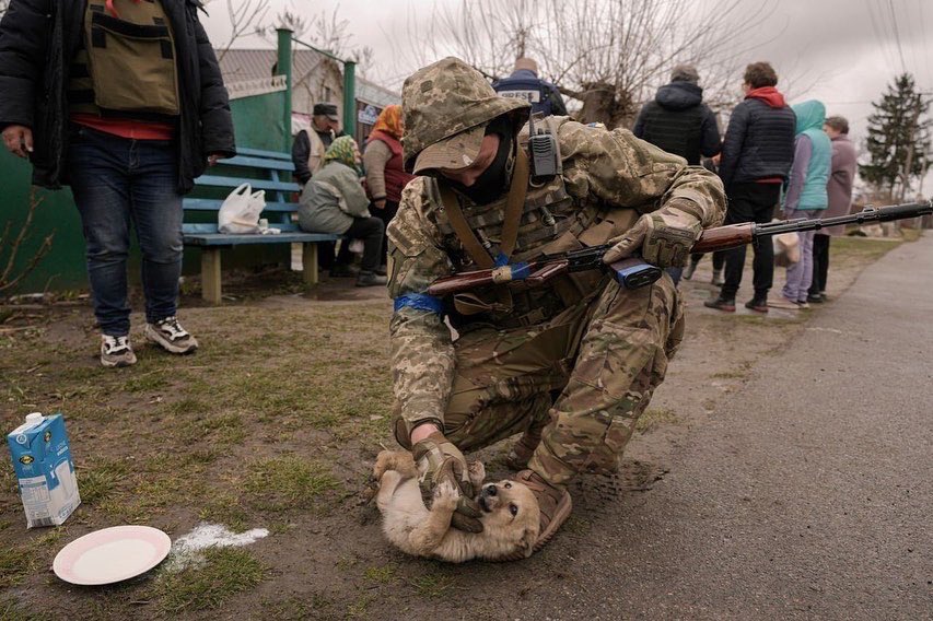Ukrainian infantrymen heroically defend their native land