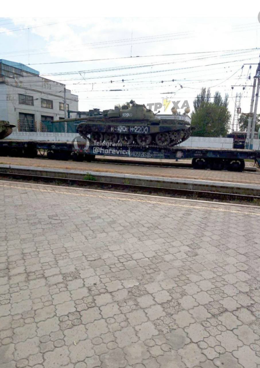 Char T-62 abandonné à Melitopol