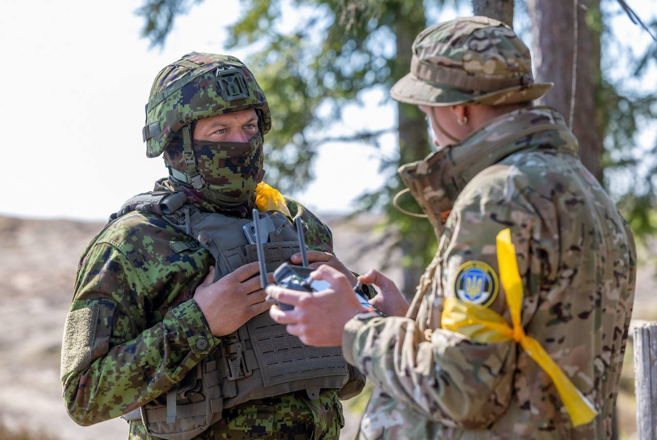 Ukrainian Armed Forces instructors for Estonian personnel in drone operation