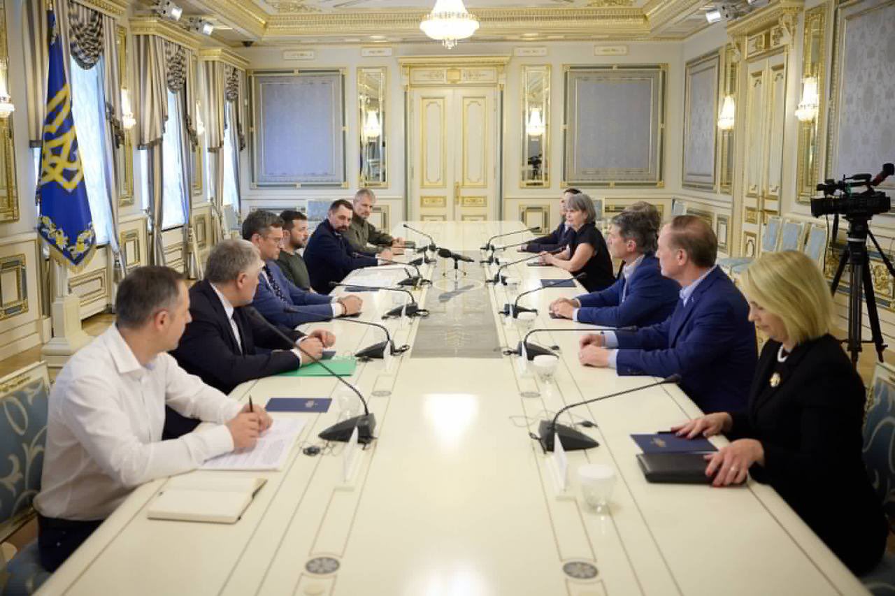 Zelensky meets US Congress delegation to discuss air defense aid