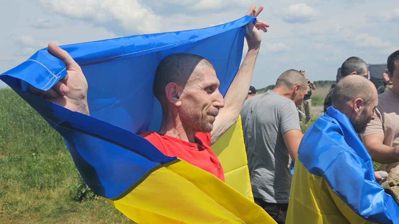 Ukraine prisoner swap: 75 Ukrainians, including 4 civilians, return home