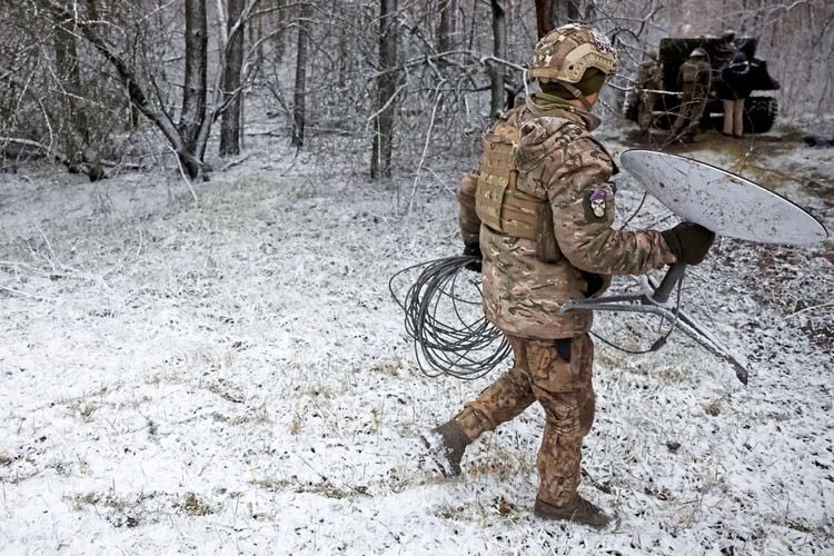 US threatens to cut Ukraine’s Starlink access over mineral deal