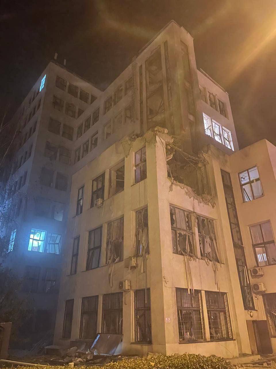Russians Strike Derzhprom in Kharkiv