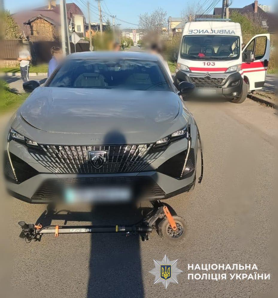 Driver hits electric scooter: 10-year-old boy killed