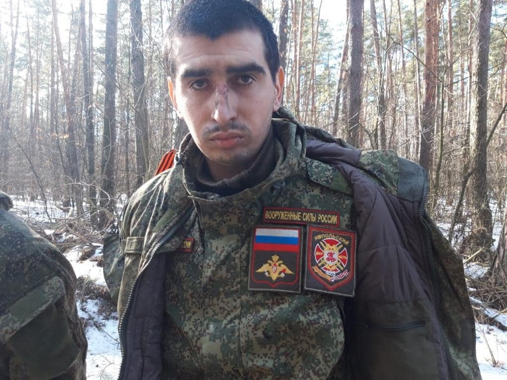 Ukrainian Troops Capture Russian Occupiers