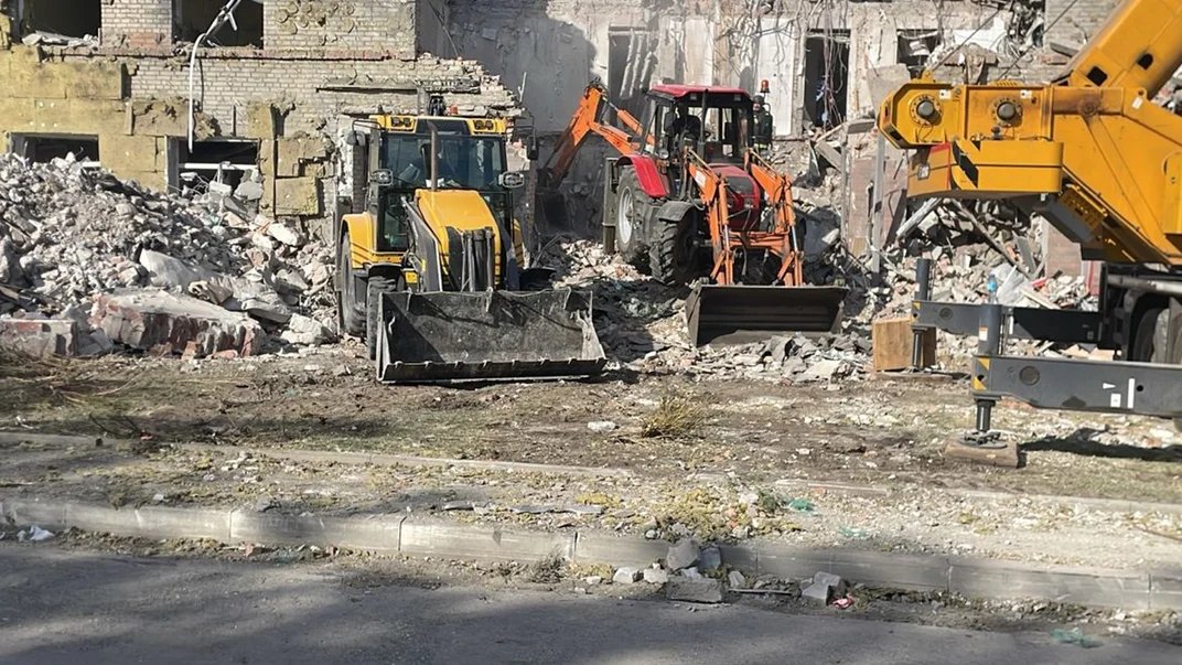 Bodies of two men found among hotel rubble