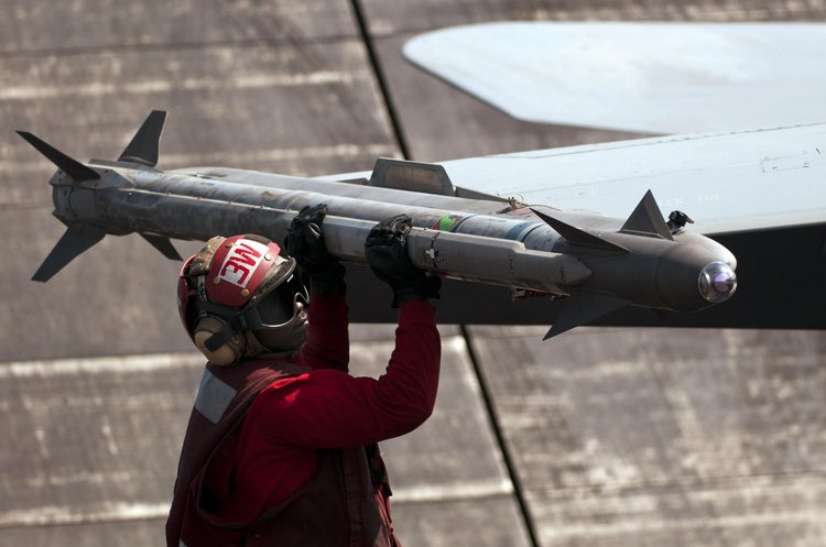 Canada will supply Ukraine with AIM air-to-air missiles