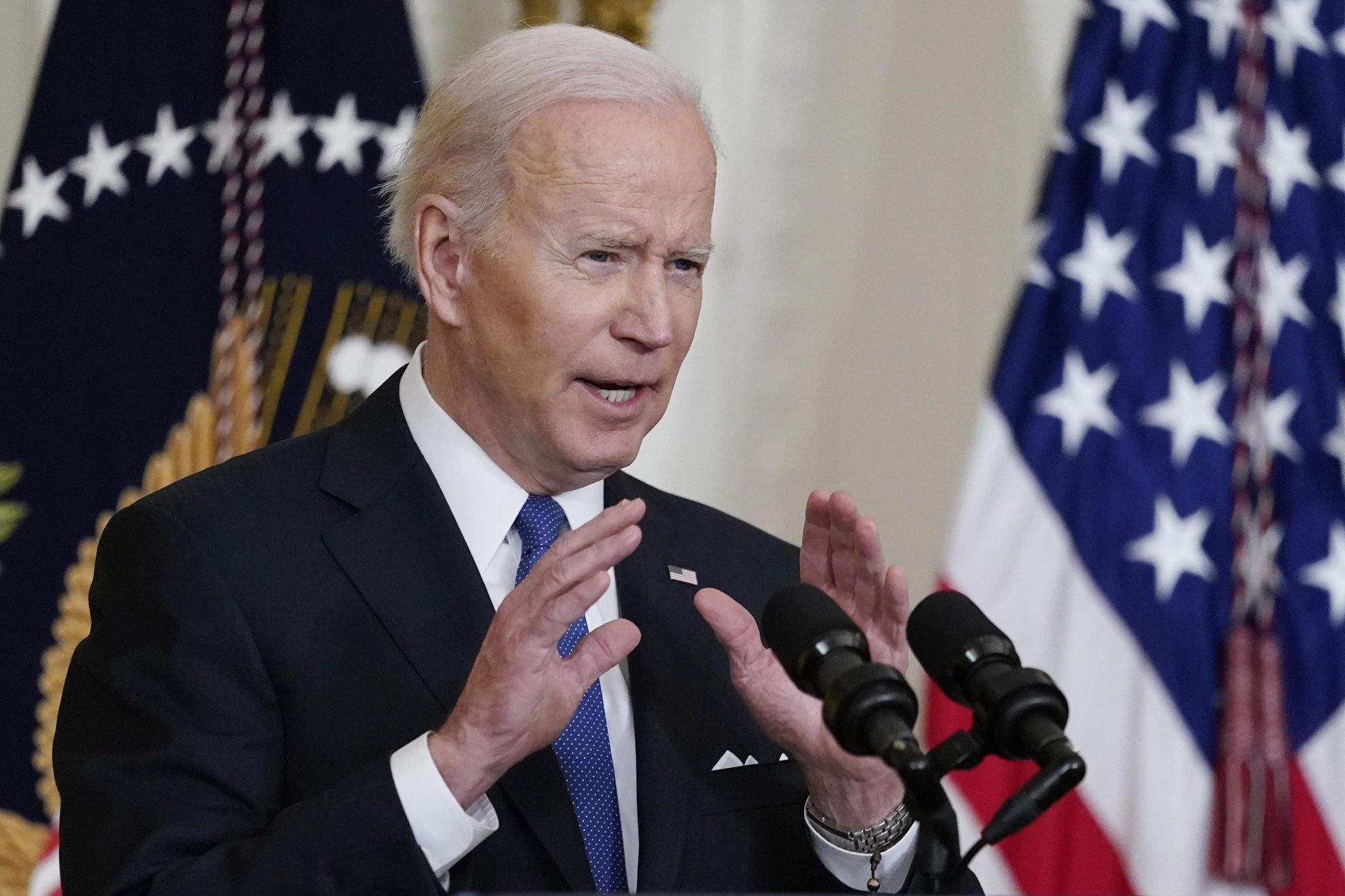 US Imposes Full Blocking Sanctions on Russian Banks and Officials