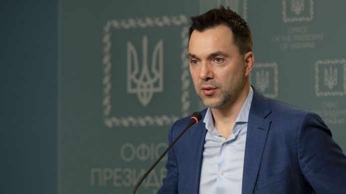 Arestovych: Russian forces on defense, not attacking Kyiv
