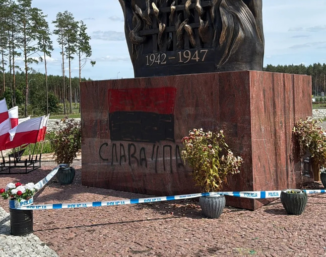 Ukrainian detained in Poland for damaging Volhynia tragedy monument