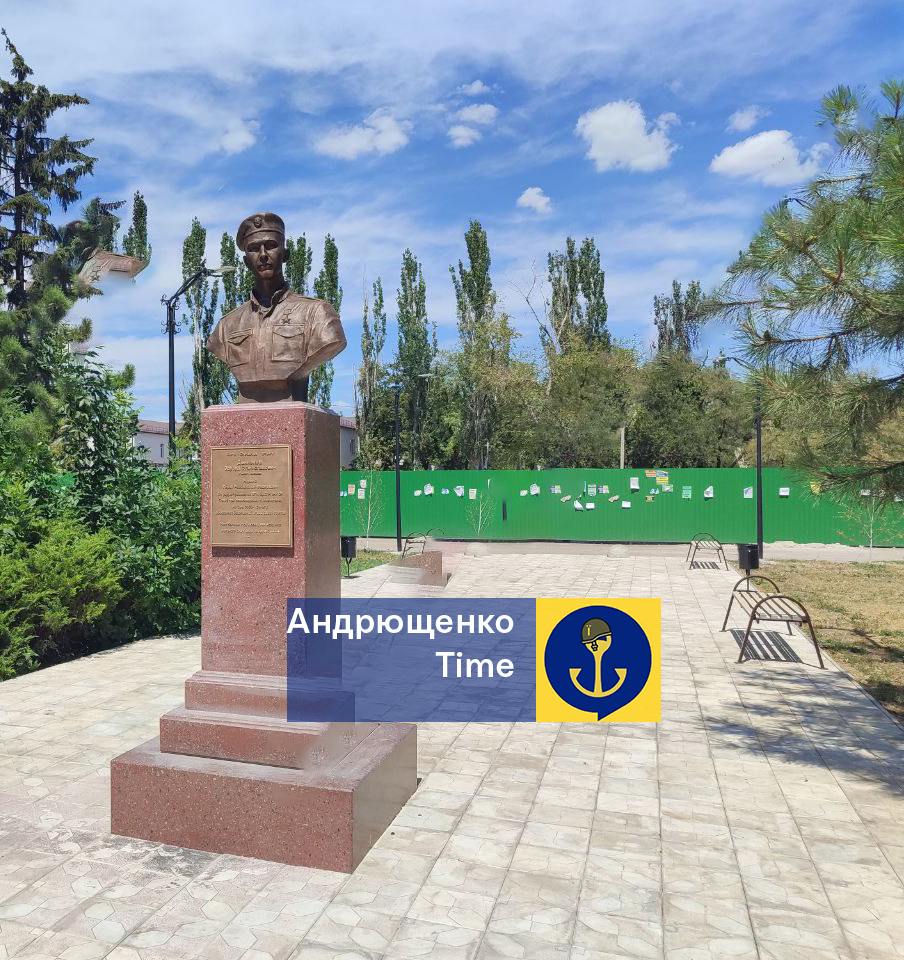 In Mariupol, occupiers set up a Russian military monument