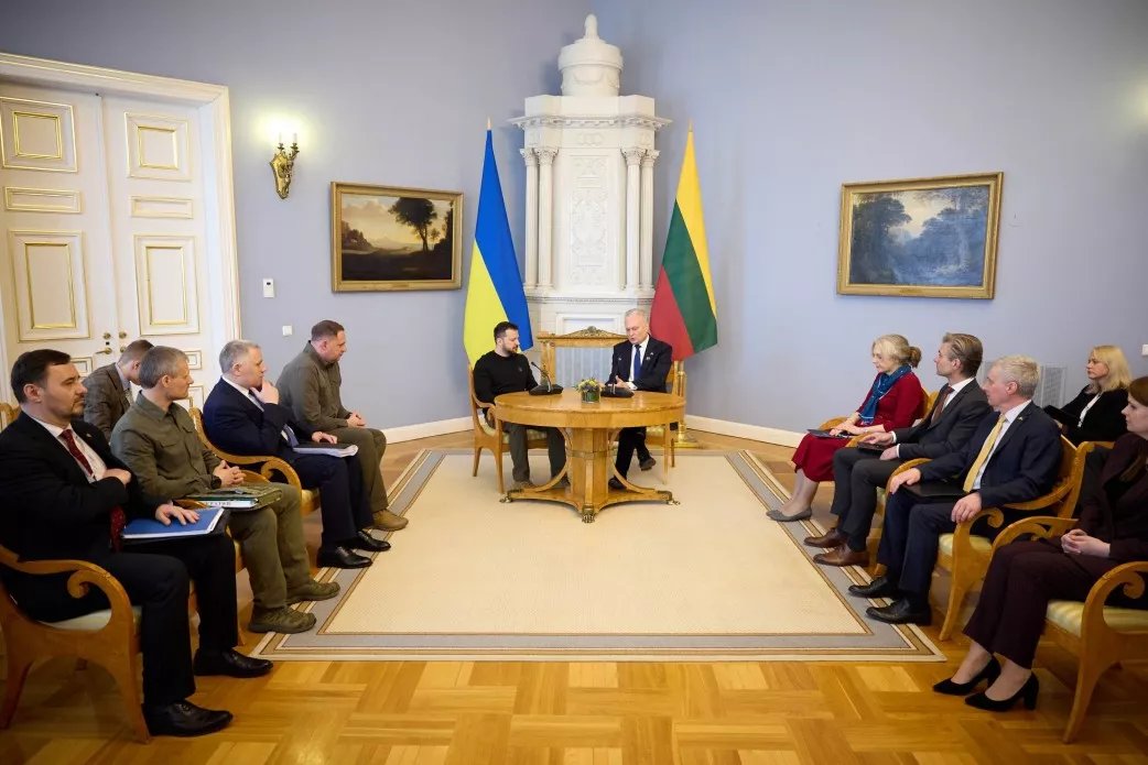 Zelenskyy meets Czech, Latvian, Lithuanian, Romanian presidents in Vilnius