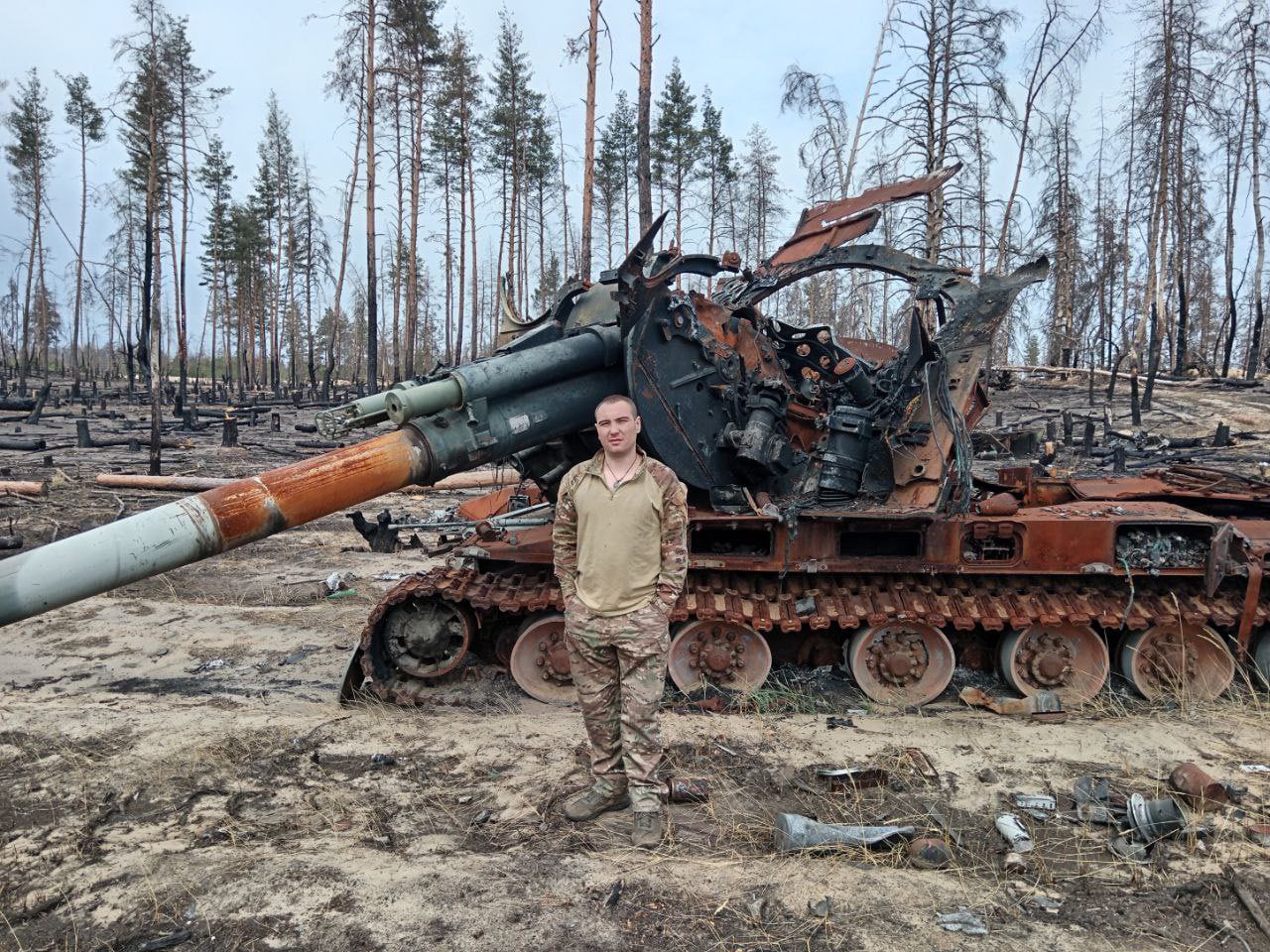 Russian 152mm 2S19M2 Msta-S destroyed in Luhansk