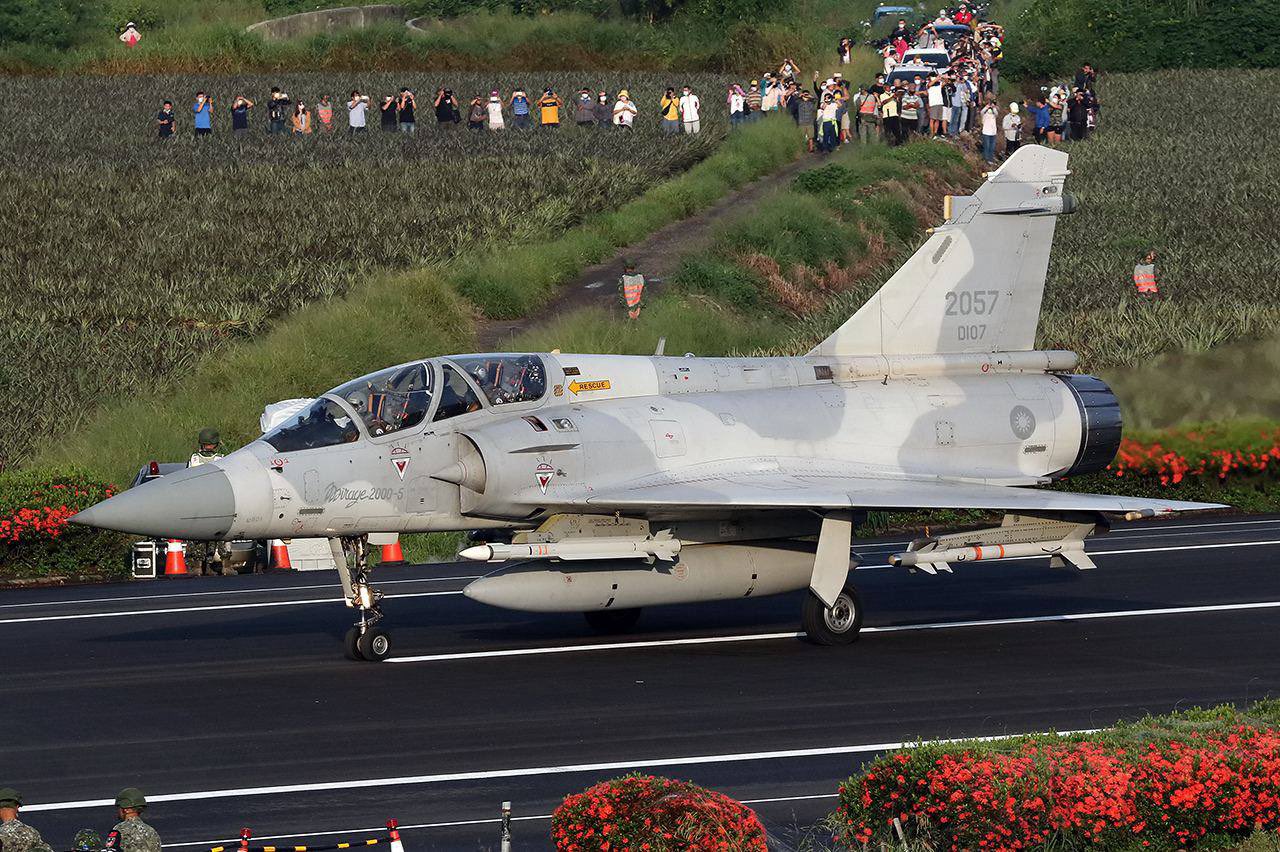 France Deploys Mirage 2000 Fighter Jets to Ukraine