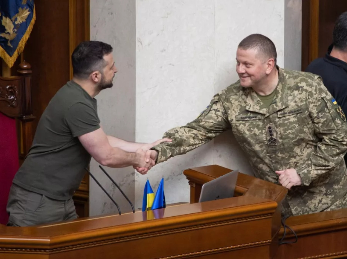 Сирський: президент мав вагомі причини для заміни Залужного