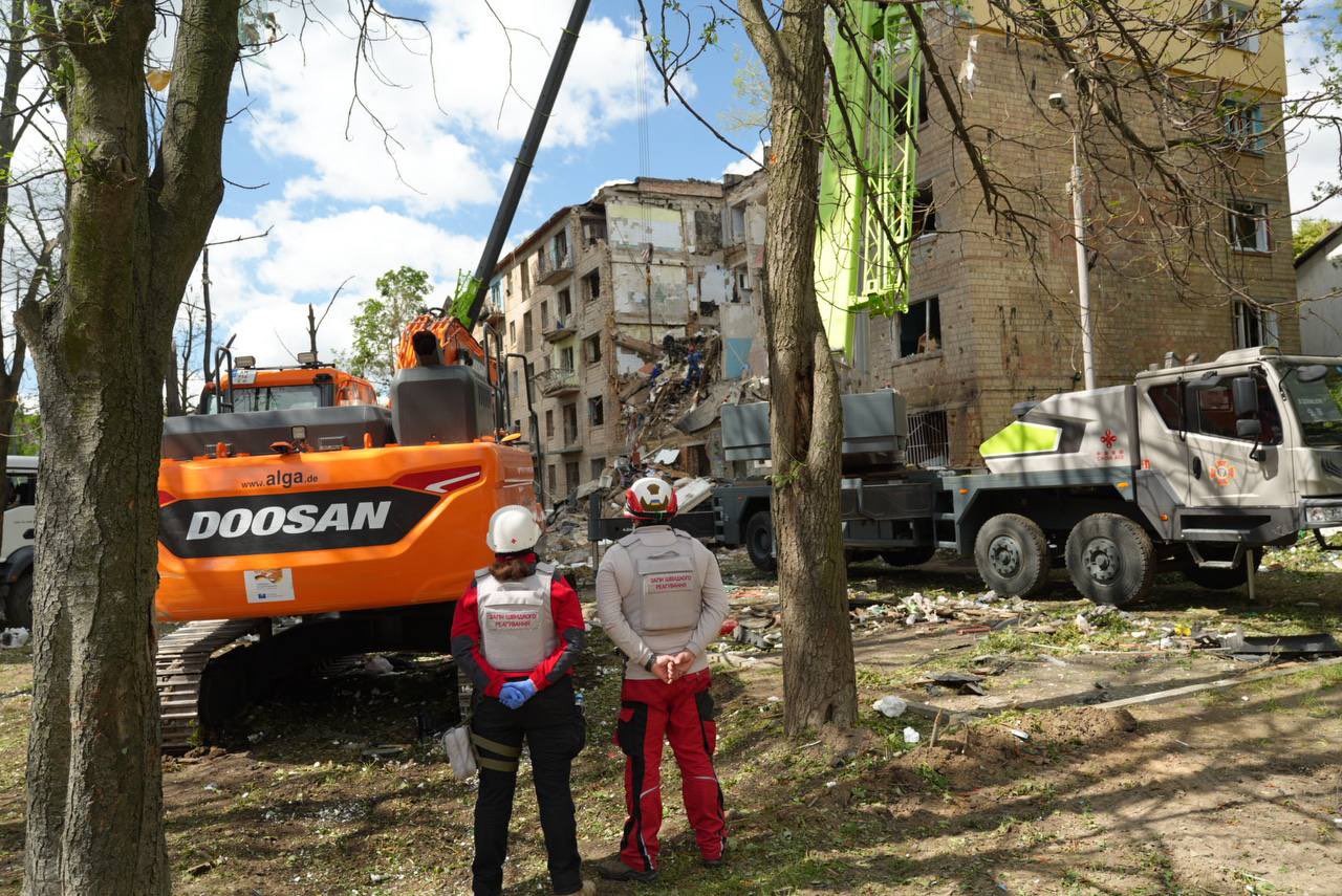 Kyiv Rubble: 3 Citizens Feared Trapped After Russian Night Strike