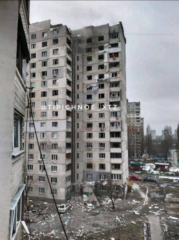 Apartment in high-rise building struck by Russian shelling in Kharkiv
