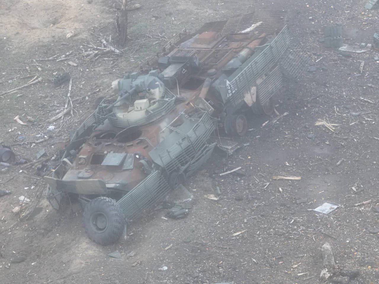 Russian armored vehicles and personnel destroyed in Krynky, Kherson