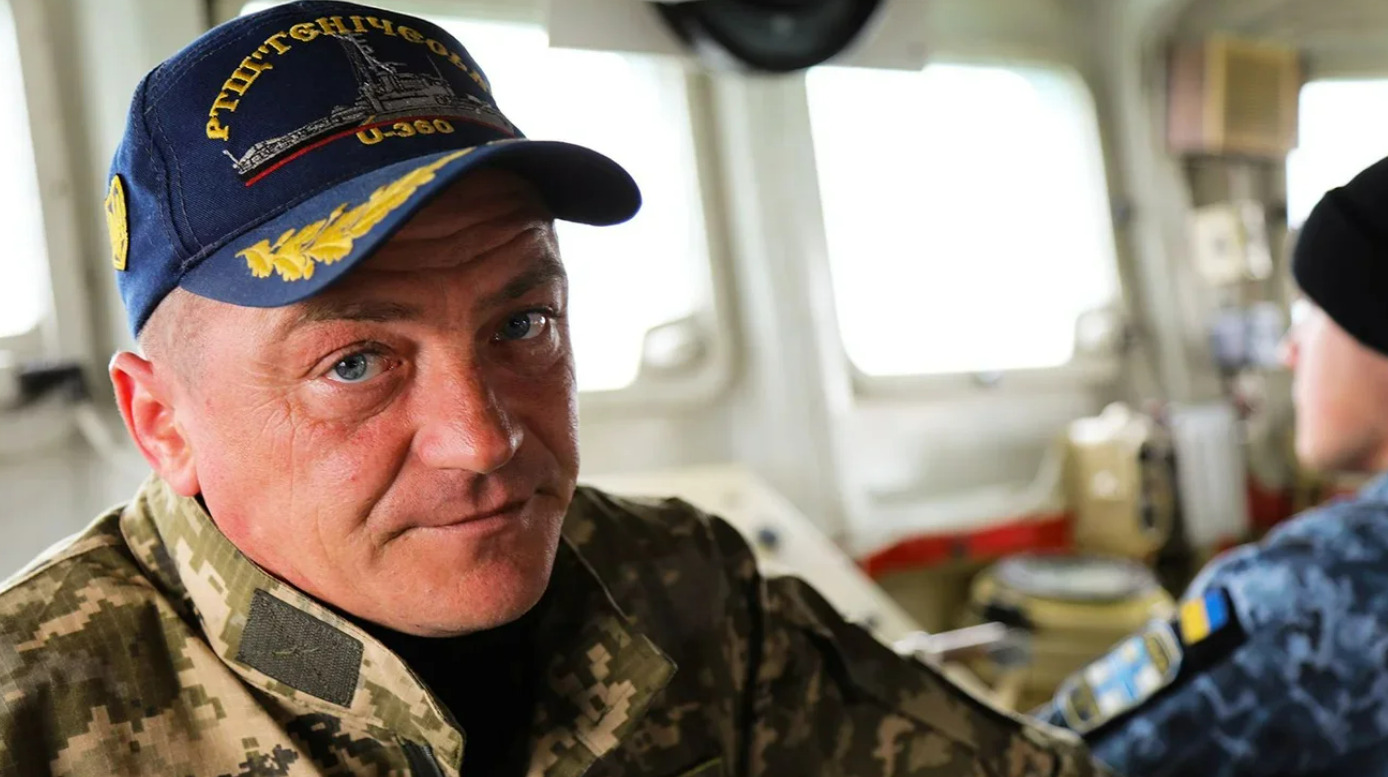 Former commander of the minedweeper Genichesk returns from captivity