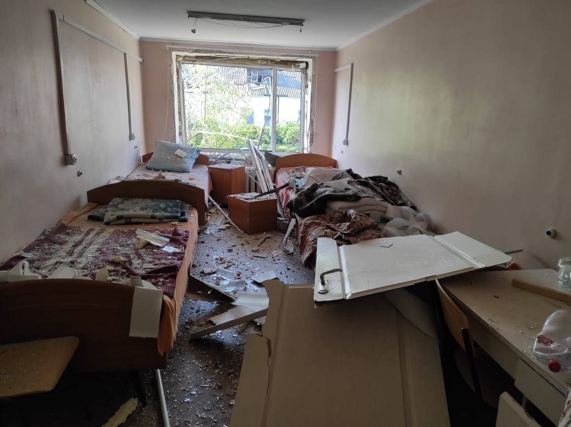 Russian occupiers shell hospital in Orikhiv, hospital empty