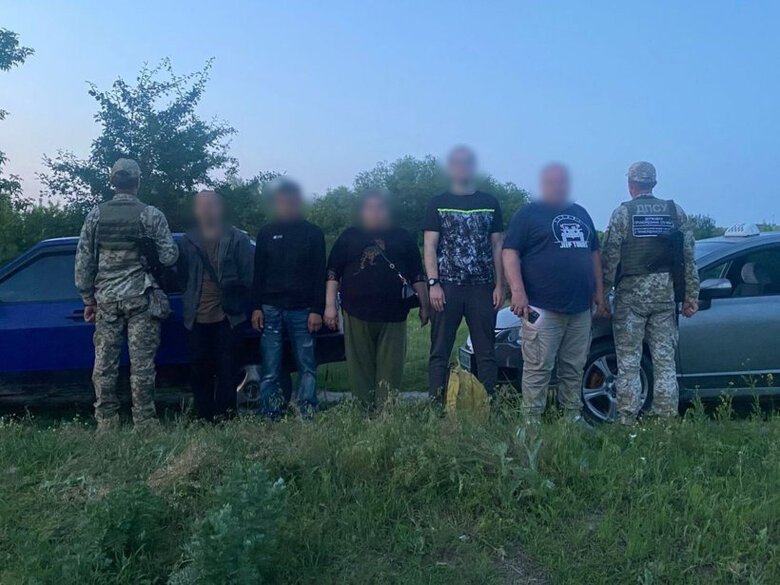 Group detained for smuggling conscript abroad for $15,000 in Odesa region