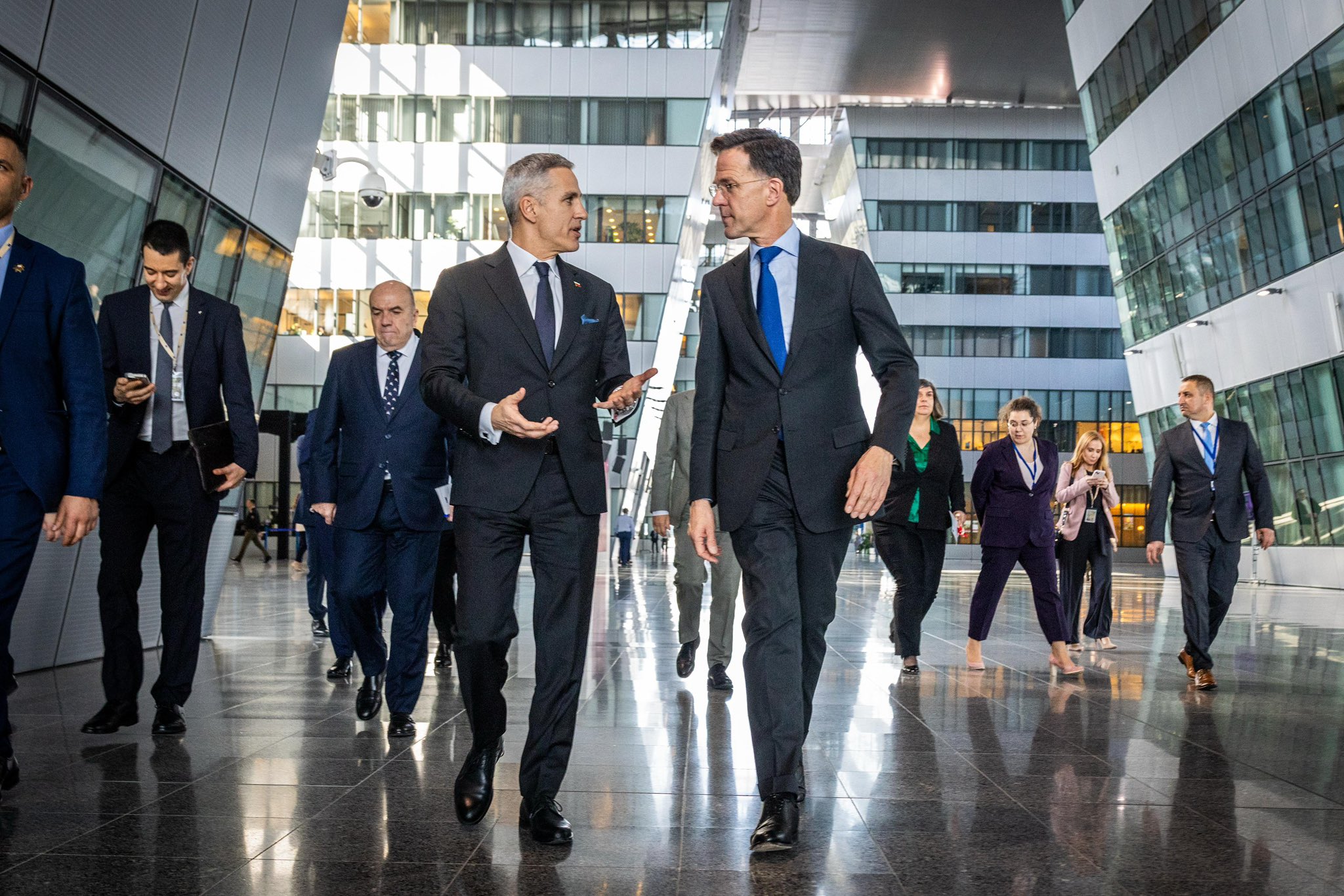 NATO Chief Meets Bulgarian PM, Praises Alliance Commitment