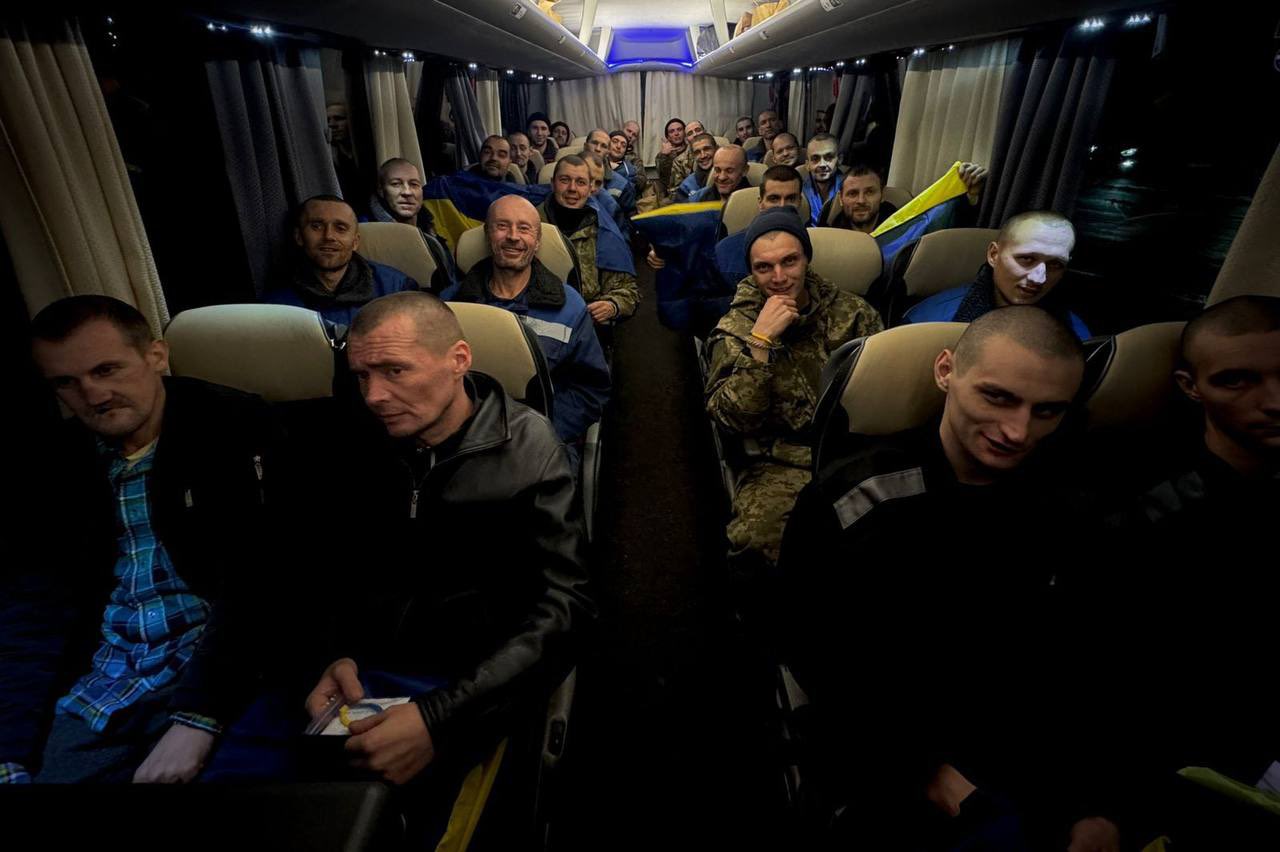 Ukraine repatriates 189 citizens in POW swap