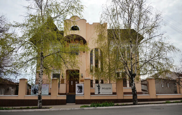 Occupiers removed valuable exhibits from Mariupol museums