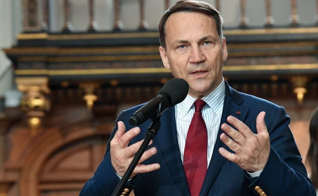 Sikorski criticizes Trump’s Ukraine strategy