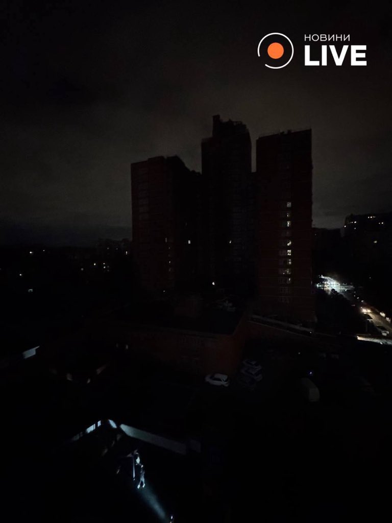 Kyiv plunged into darkness after Russian strikes