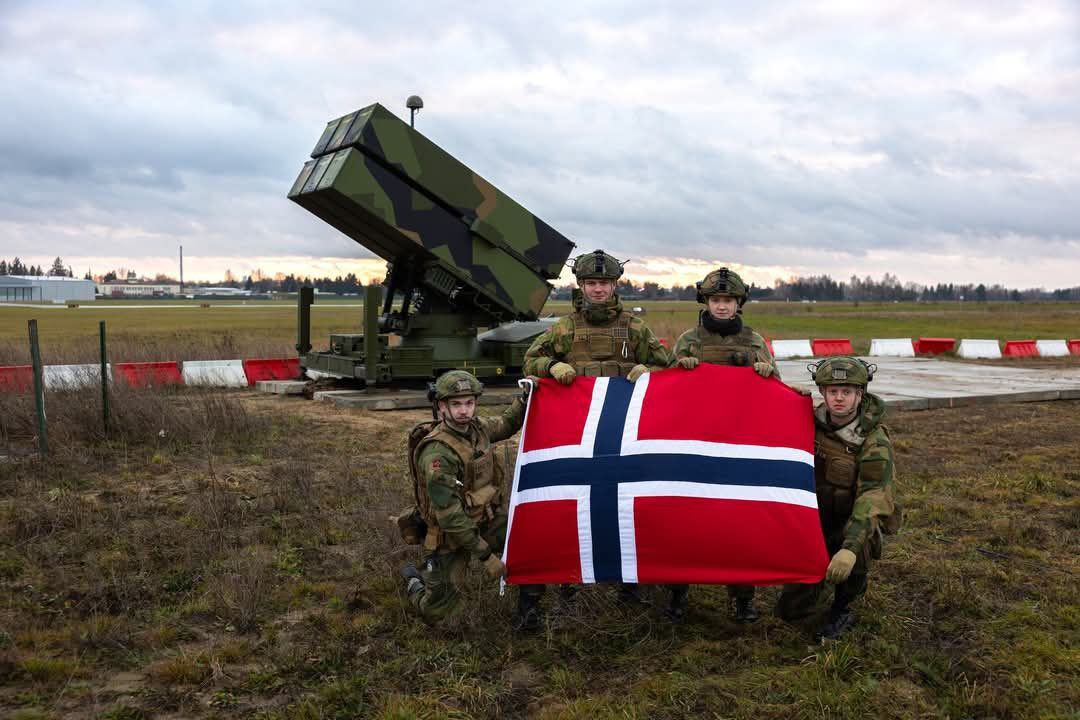 Norwegian soldiers with NASAMS protecting aid in Rzeszów