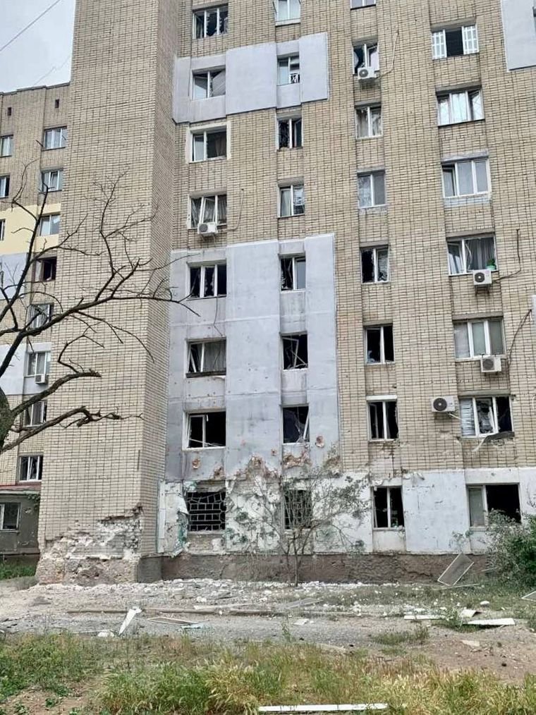 Russian shelling in Mykolayiv kills one, injures two, damages buildings