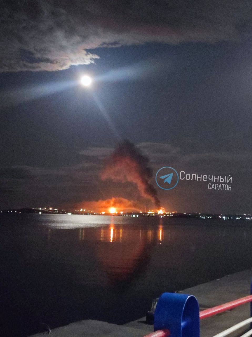 Rosneft Refinery Halts Oil Intake After UAV Attack