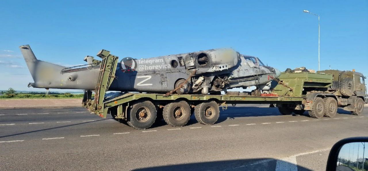 Ka-52 victime d’un atterrissage durs et en réparation