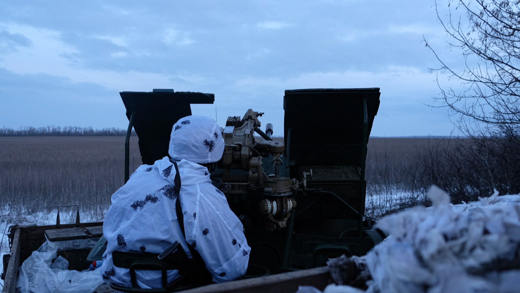 Development of Winter Camouflage Uniform for Special Forces