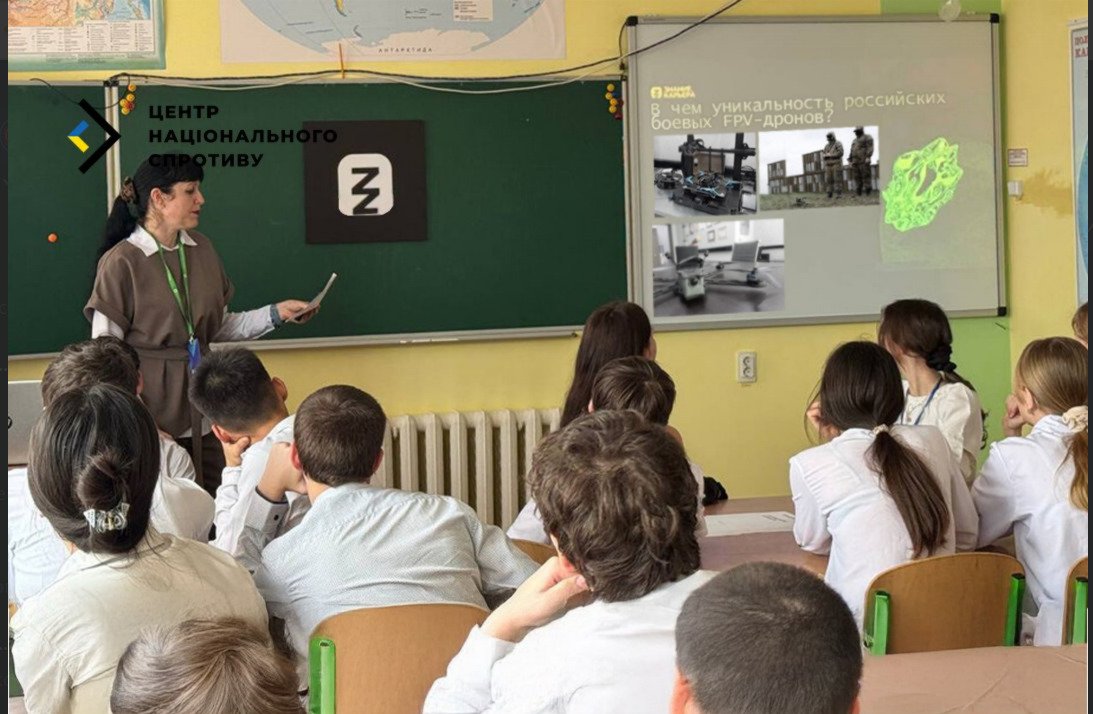 Russians prepare schoolchildren in Henichesk for war
