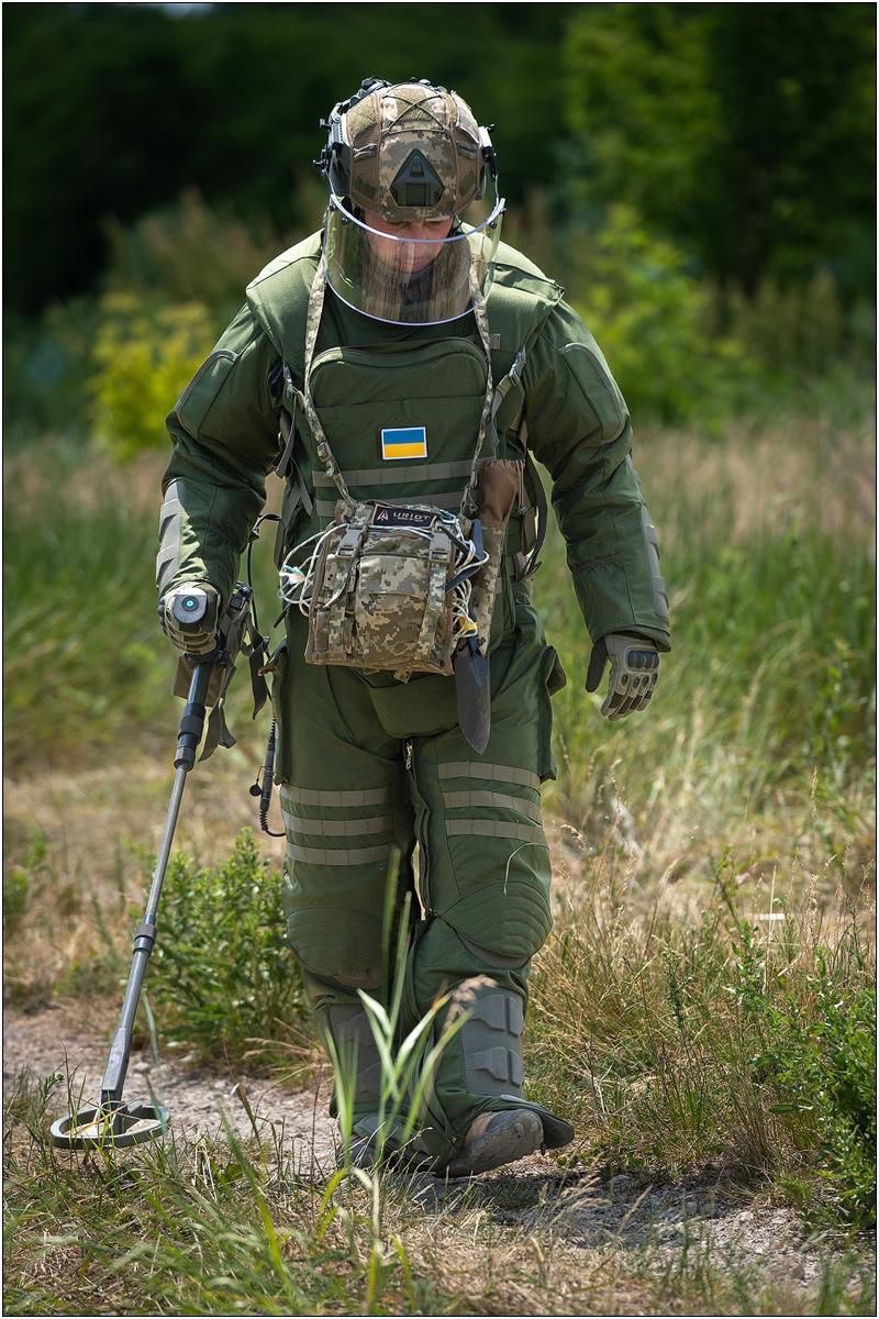 Ukrainian Defense Ministry Codifies Demining Kit