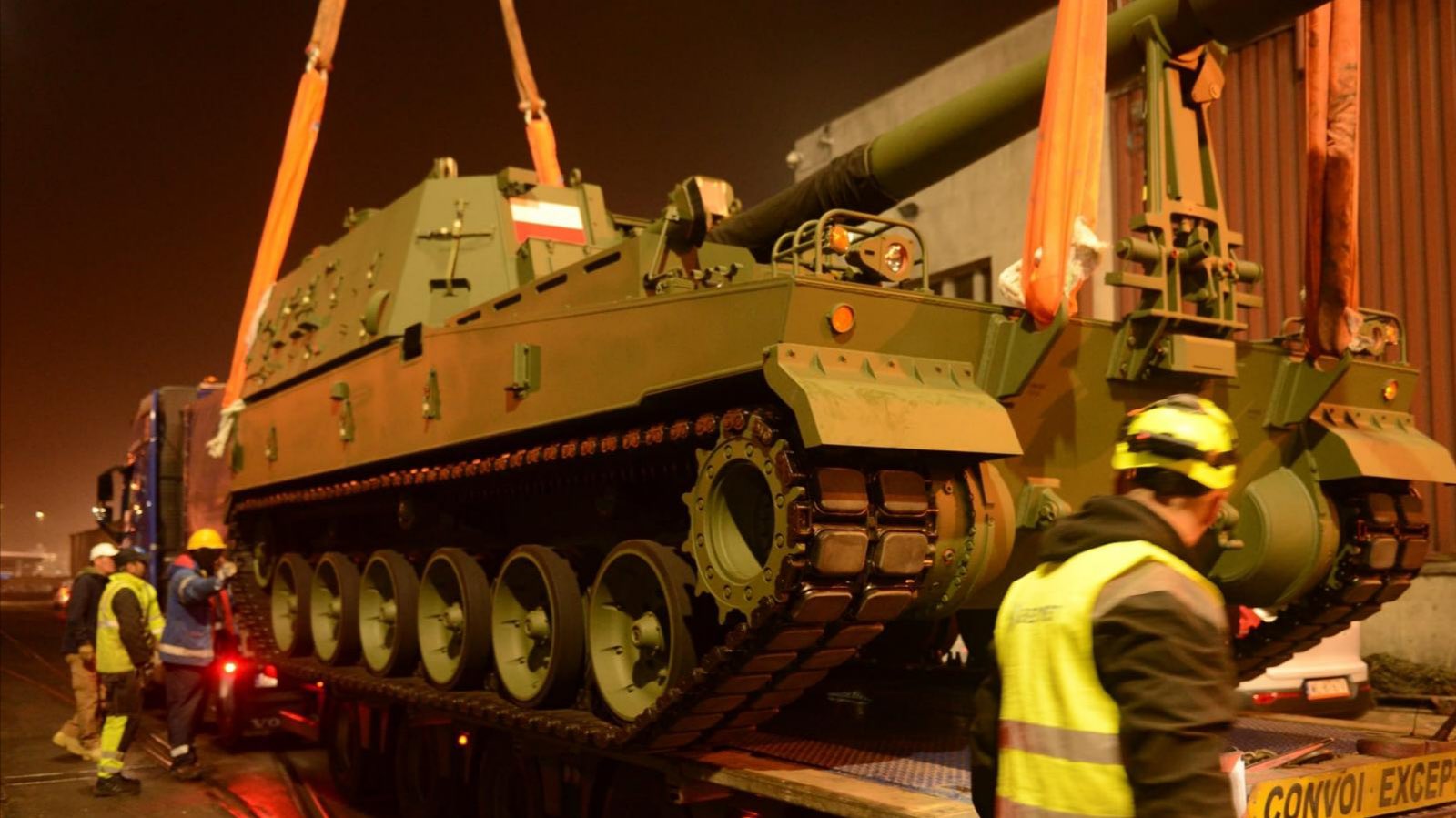 Poland receives 12 new South Korean K9A1 Thunder self-propelled howitzers