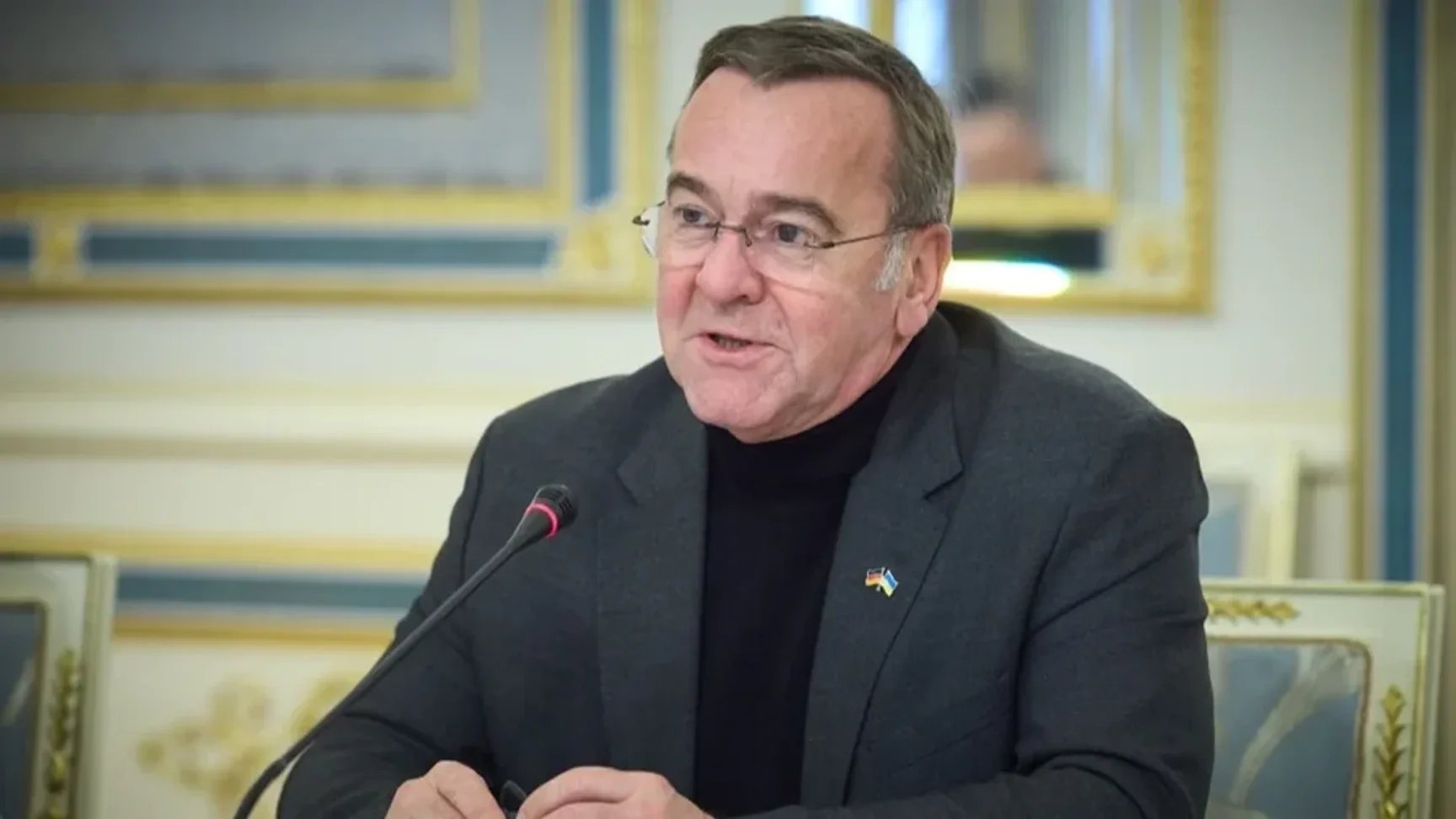 German Defense Minister arrives in Kyiv