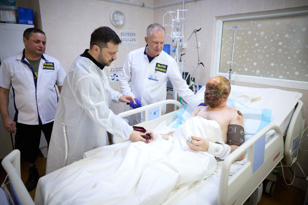 Zelensky awards wounded defenders in Dnipro