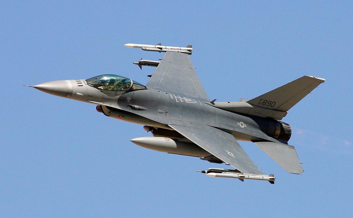 Norway gives Ukraine F-16 jets and NASAMS in €500m package