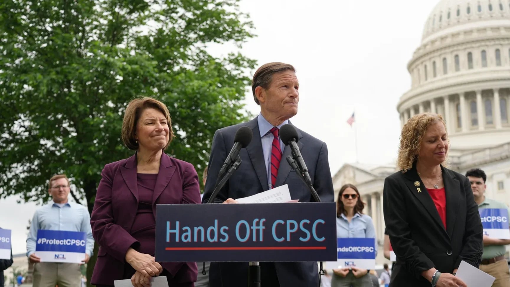 US Senator urges faster Russia sanctions vote
